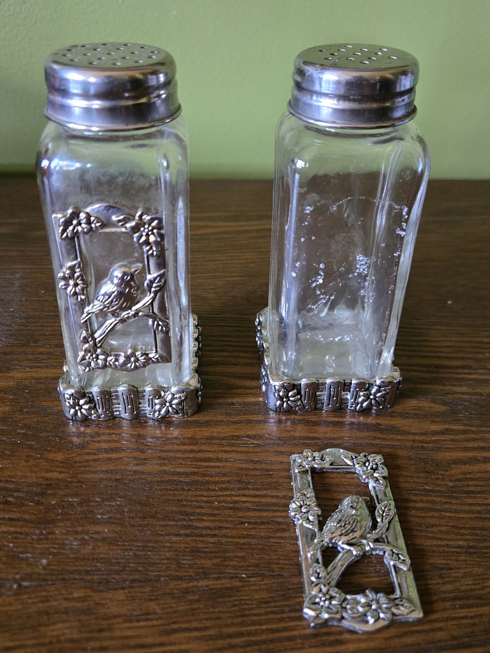 Ganz Glass Salt & Pepper Shakers with Bird Motif *needs regluing*